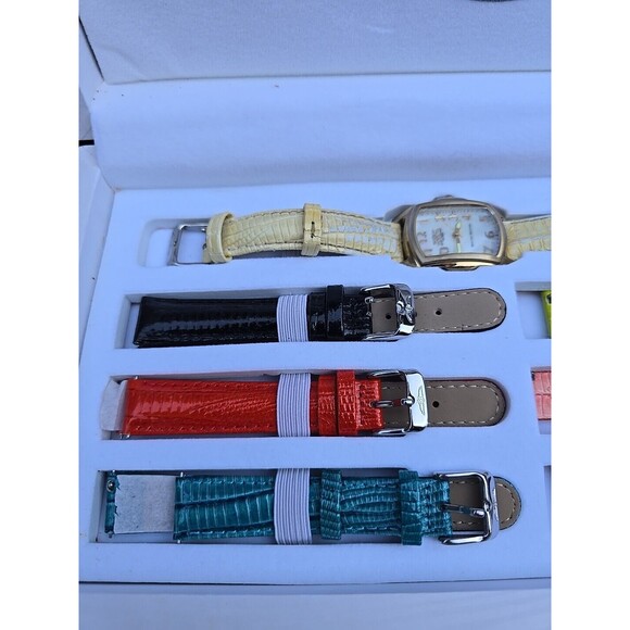 Invicta Special Edition 0574 Baby Lupah Ladies Watch Trinite Mother of Pearl - Picture 5 of 8